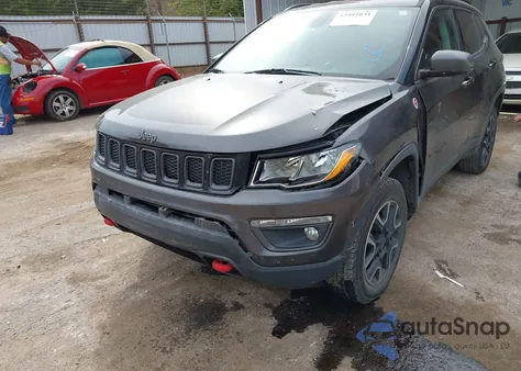 2019 Jeep Compass Trailhawk 4X4 из США, поврежденный, VIN 3C4NJDDB1KT688201